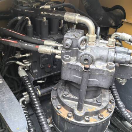 徐工XE225DK履带式挖掘机