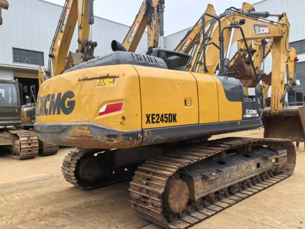 徐工XE225DK履帶式挖掘機(jī)