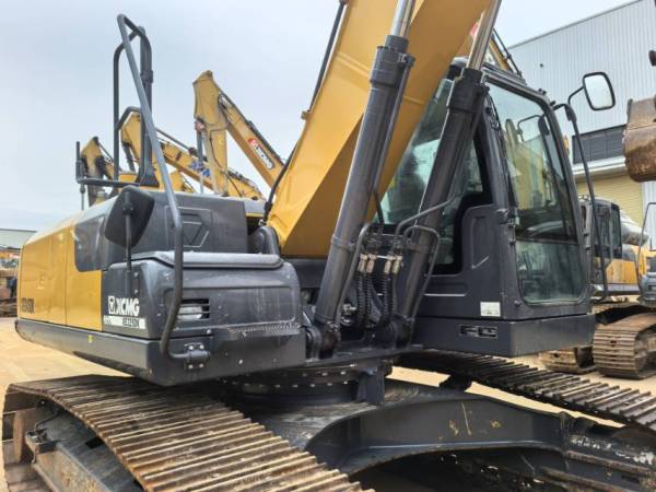 徐工XE225DK履帶式挖掘機(jī)