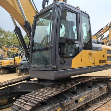 徐工XE225DK履带式挖掘机