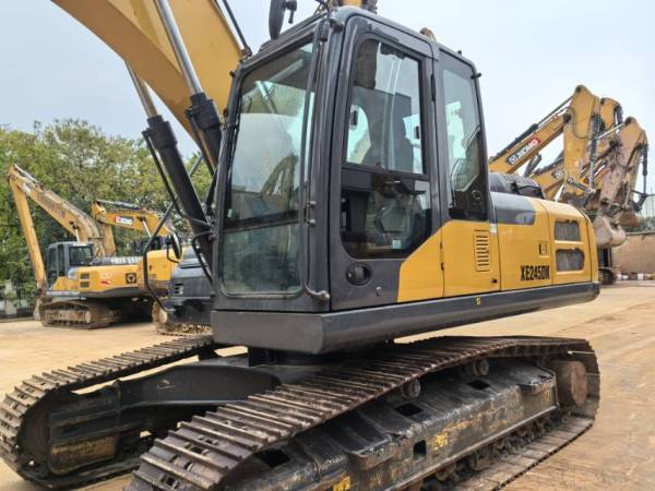 徐工XE225DK履帶式挖掘機(jī)