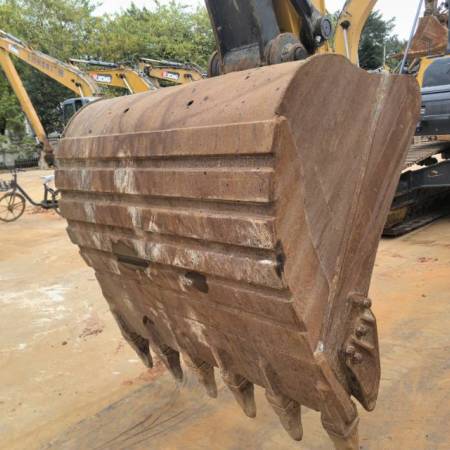 徐工XE225DK履带式挖掘机