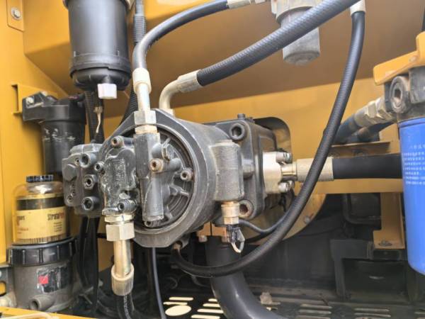 徐工XE245DK履帶式挖掘機