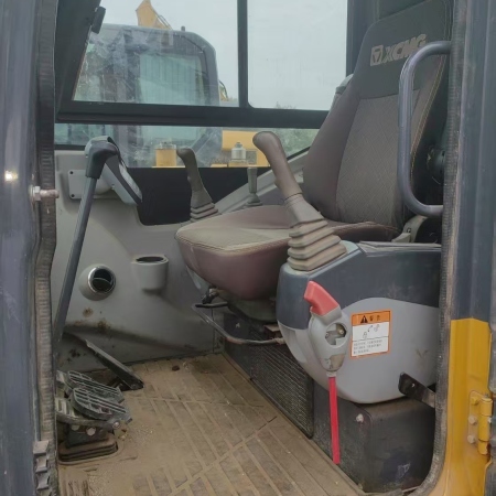 徐工XE60D履带式挖掘机