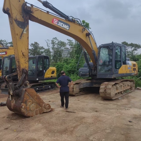 徐工XE200DA履带式挖掘机