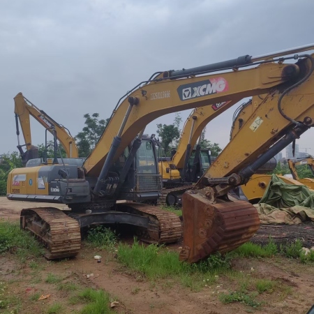 徐工XE245DK履带式挖掘机