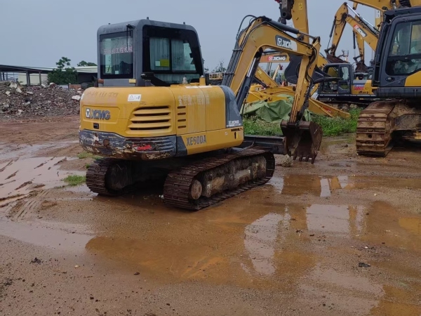 徐工XE60DA履帶式挖掘機(jī)