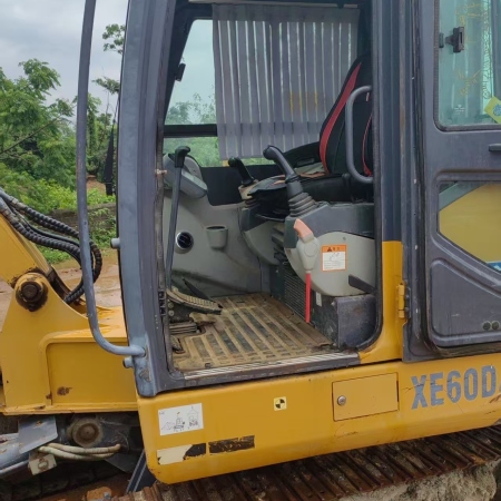 徐工XE60DA履带式挖掘机
