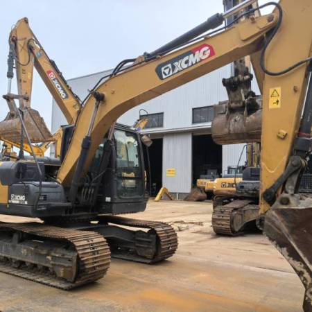 徐工XE155D履带式挖掘机