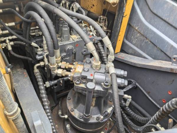 徐工XE155D履帶式挖掘機(jī)