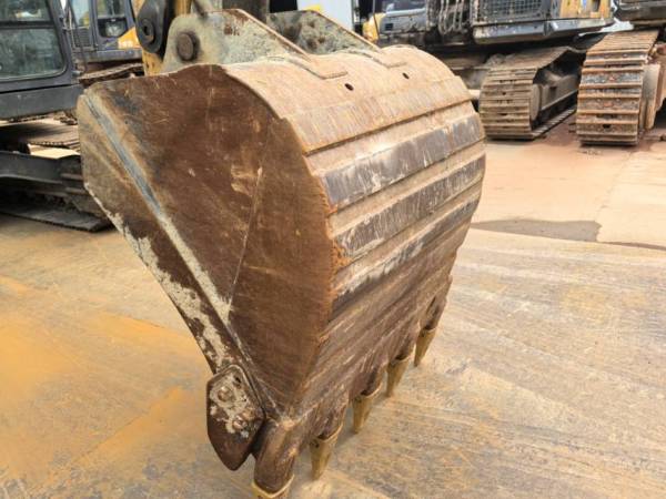 徐工XE155D履帶式挖掘機(jī)