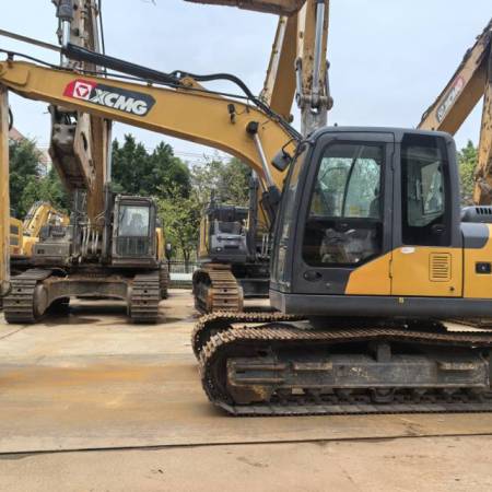 徐工XE155D履带式挖掘机