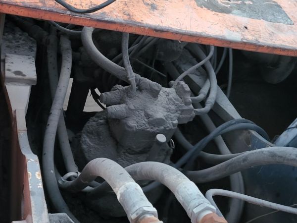 日立ZX330履帶式挖掘機(jī)