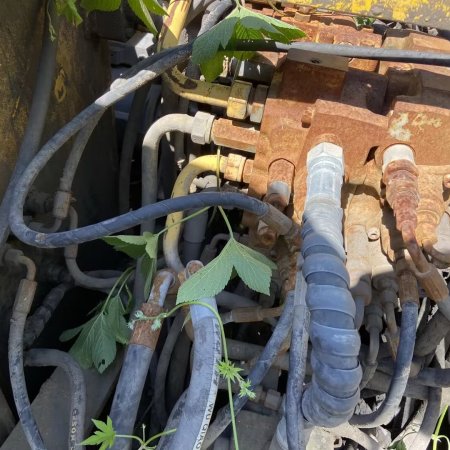 玉柴YC135-8履带式挖掘机