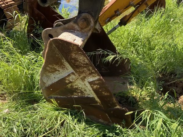 玉柴YC135-8履帶式挖掘機(jī)