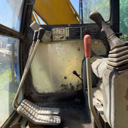 玉柴YC135-8履带式挖掘机