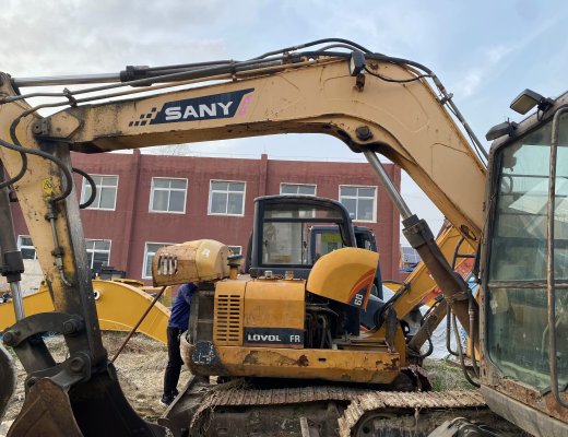 雷沃重工FR60-7履带式挖掘机