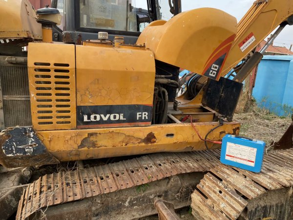 雷沃重工FR60-7履帶式挖掘機