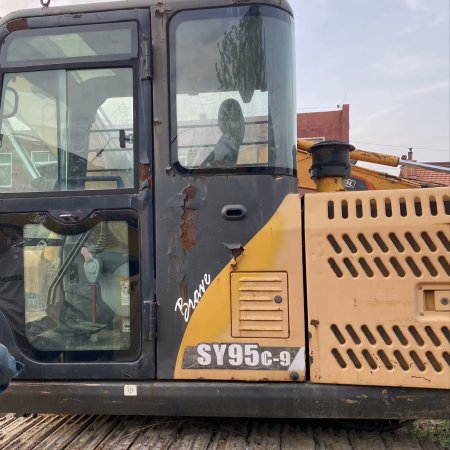 雷沃重工FR60-7履带式挖掘机