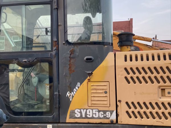 雷沃重工FR60-7履帶式挖掘機