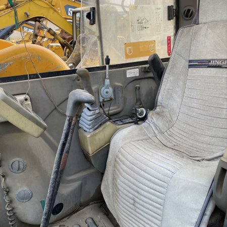 雷沃重工FR60-7履带式挖掘机