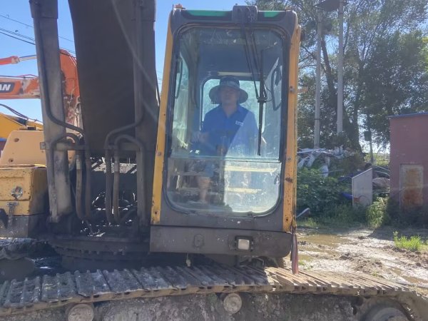 沃爾沃EC290履帶式挖掘機(jī)