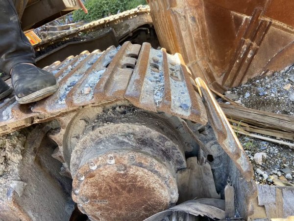 沃爾沃EC290履帶式挖掘機(jī)