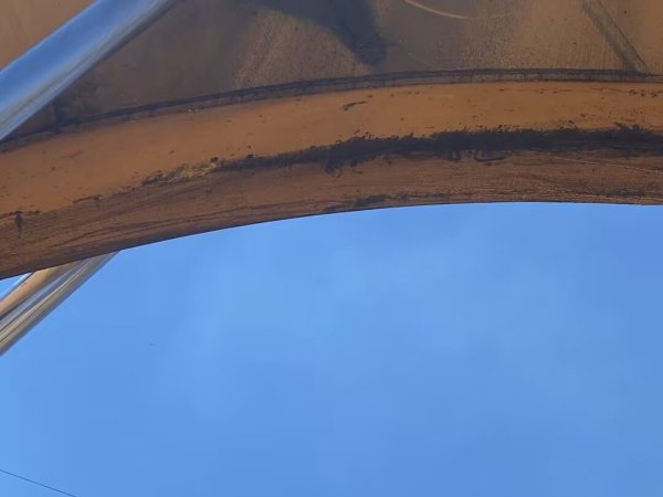 現(xiàn)代R450履帶式挖掘機