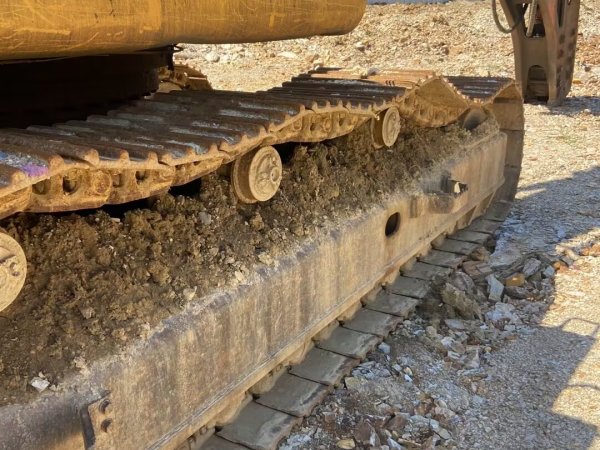 現(xiàn)代R450履帶式挖掘機