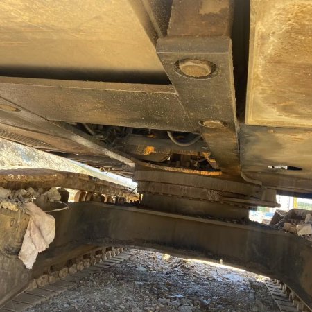 现代R450履带式挖掘机