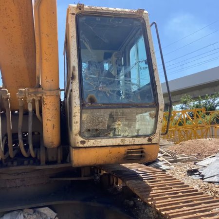 现代R450履带式挖掘机