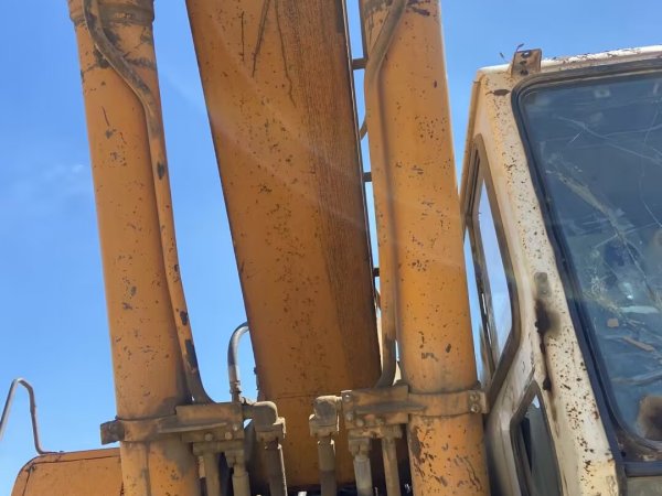 現(xiàn)代R450履帶式挖掘機