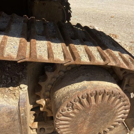 现代R450履带式挖掘机