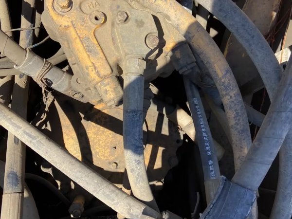 現(xiàn)代R450履帶式挖掘機