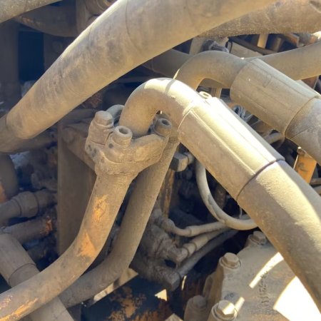 现代R450履带式挖掘机