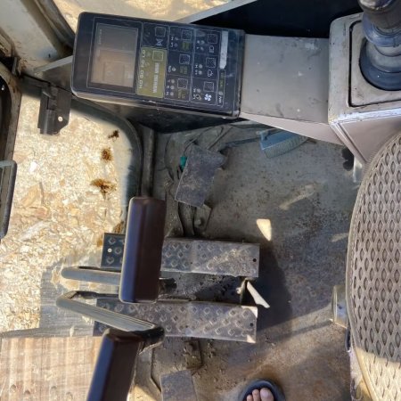 现代R450履带式挖掘机