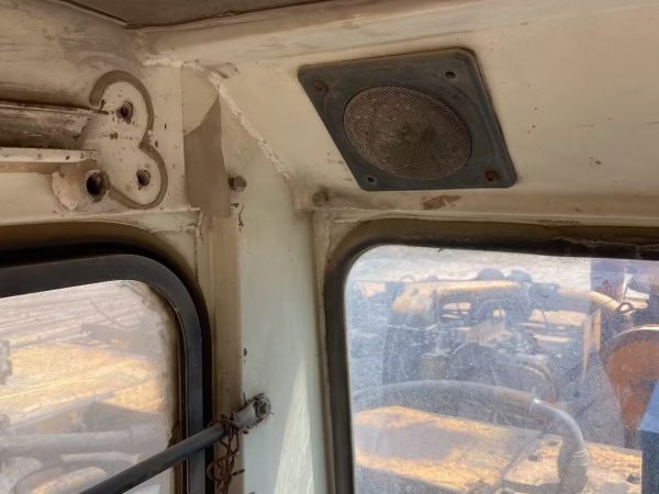 現(xiàn)代R450履帶式挖掘機