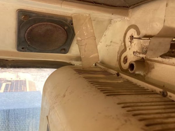 現(xiàn)代R450履帶式挖掘機