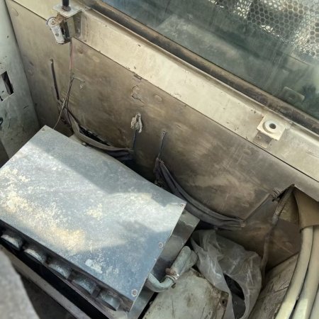 现代R450履带式挖掘机