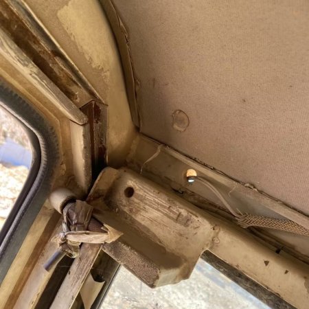 现代R450履带式挖掘机