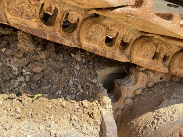 現(xiàn)代R450履帶式挖掘機