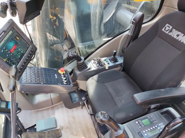 徐工XR240E旋挖鉆機(jī)