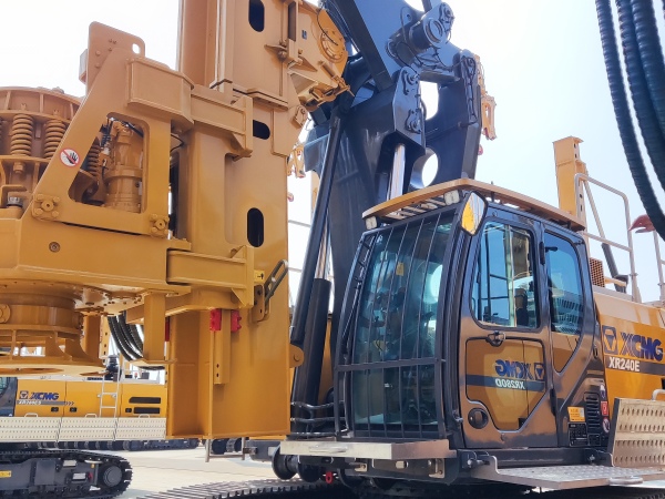 徐工XR240E旋挖鉆機(jī)
