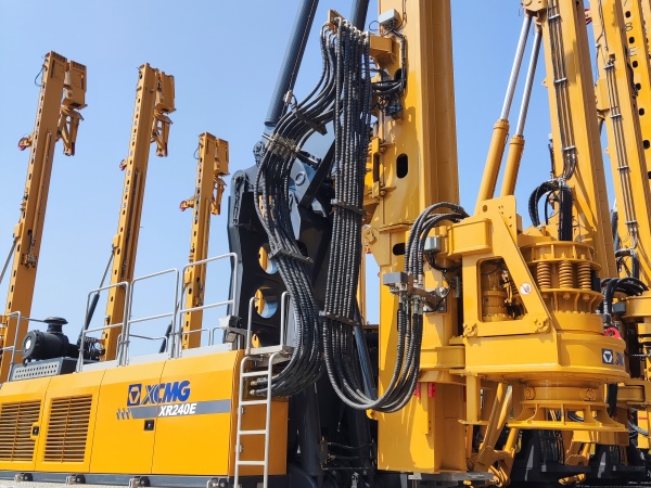 徐工XR240E旋挖鉆機(jī)