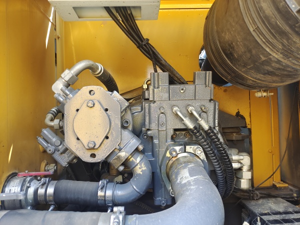 徐工XR320D旋挖鉆機(jī)