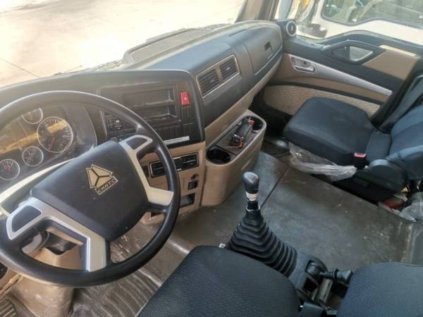 徐工HBC10050K混凝土車載泵