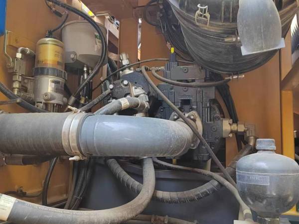 徐工XR220D旋挖鉆機(jī)