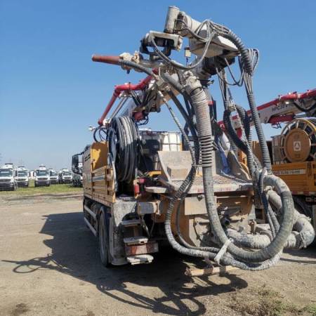 徐工HPC30KI喷浆车