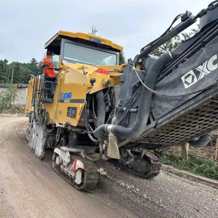 徐工XM200KIV铣刨机