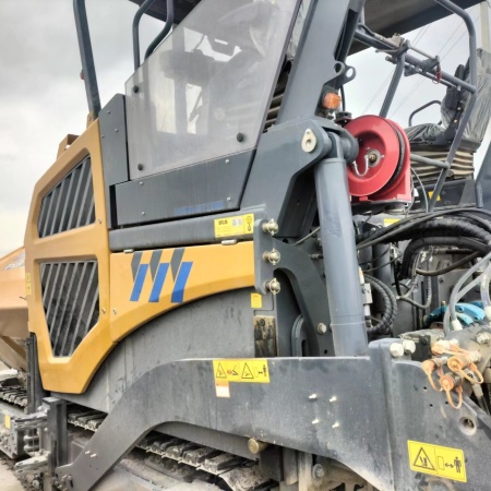 徐工RP1655摊铺机